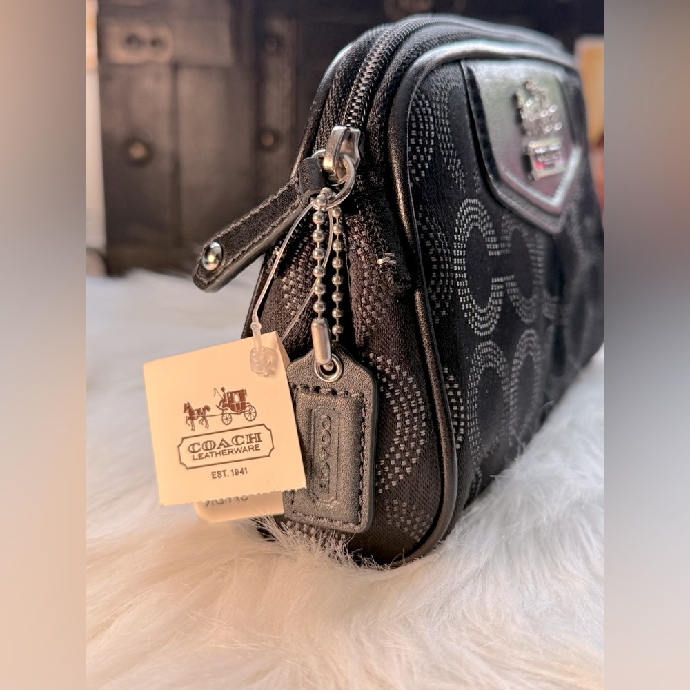 COACH Signature C Black and silver makeup case - Picture 12 of 16